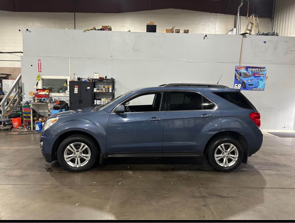 2011 Chevrolet Equinox Image 2