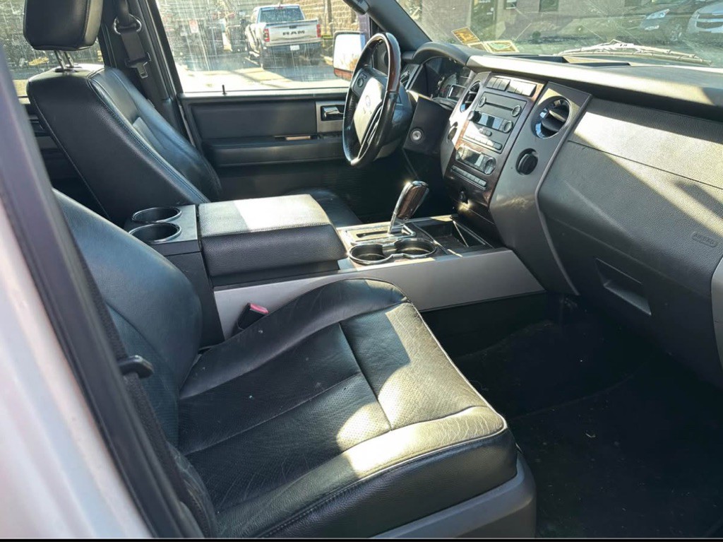 2010 Ford Expedition Image 6