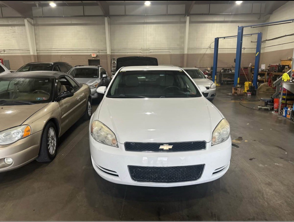 2013 Chevrolet Impala Image 2