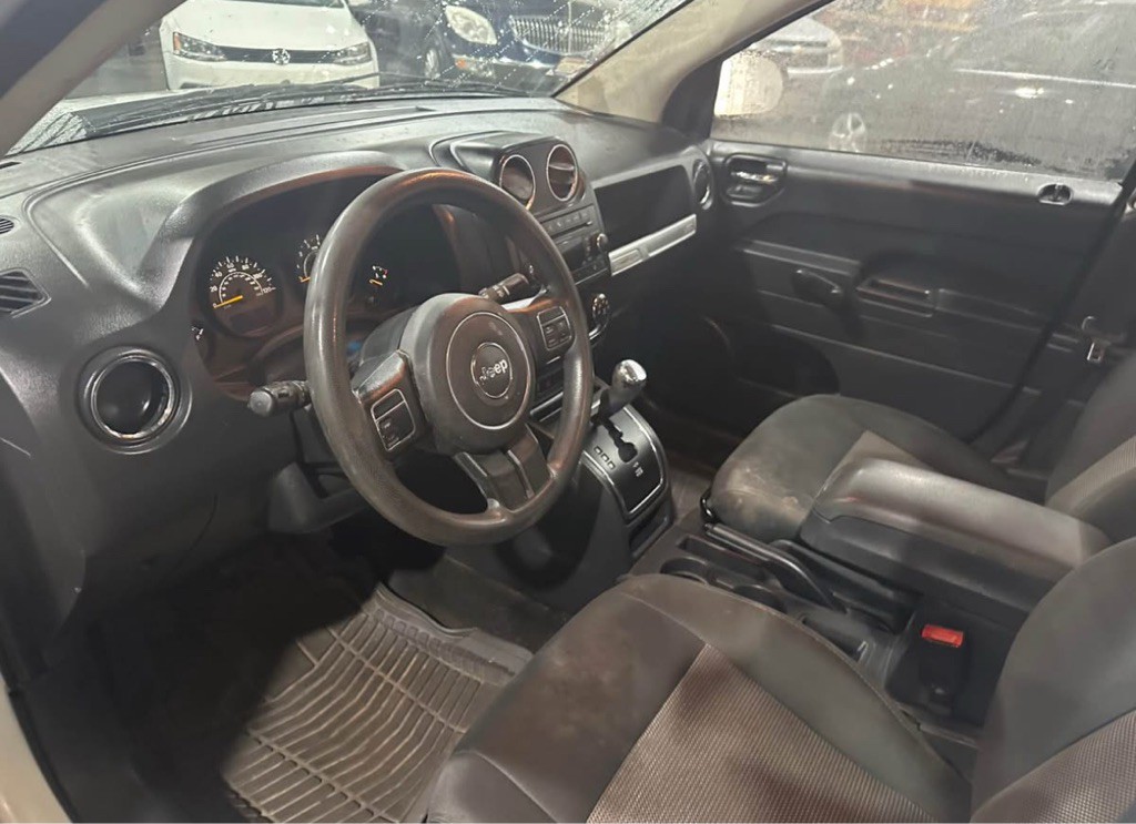 2015 Jeep Compass Image 11