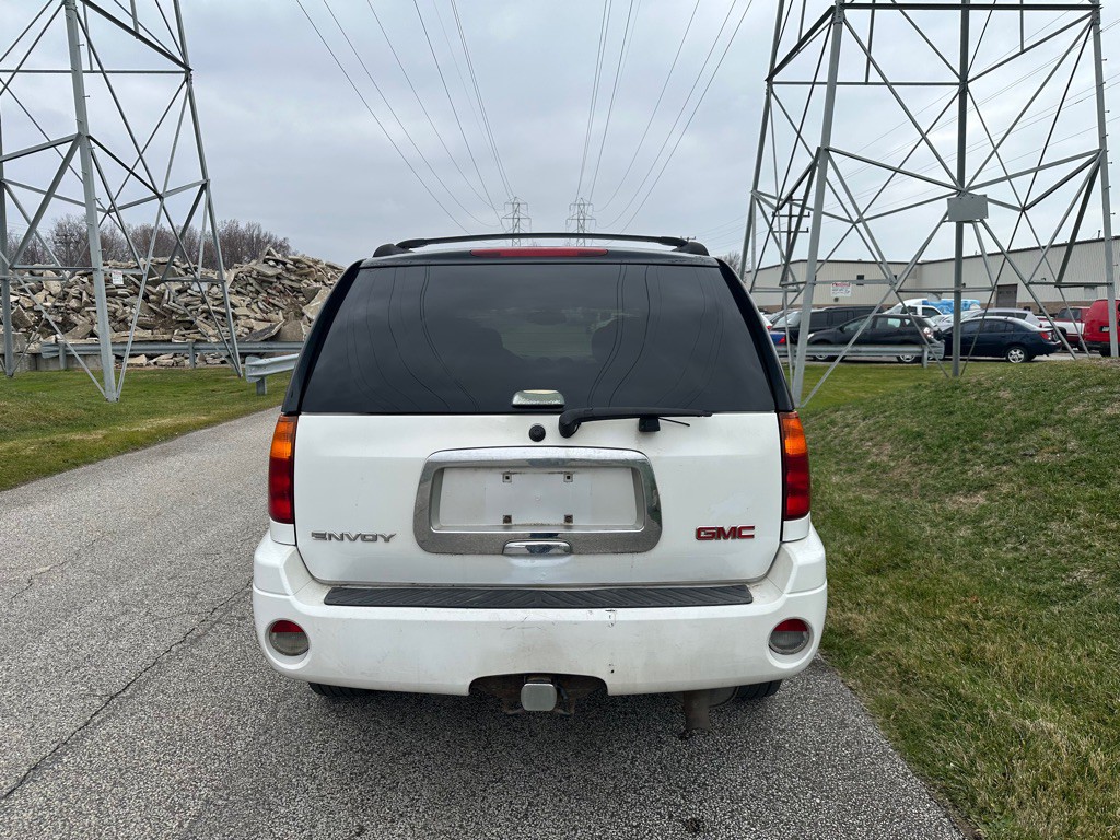 2007 GMC Envoy Image 4