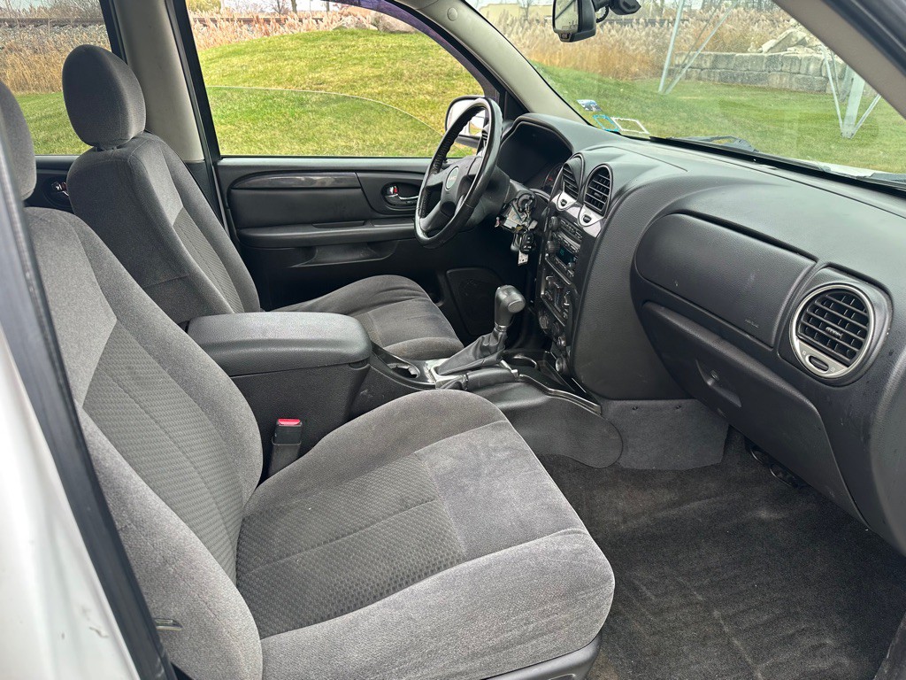 2007 GMC Envoy Image 10