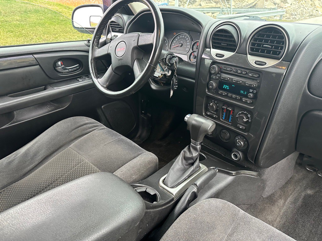 2007 GMC Envoy Image 12