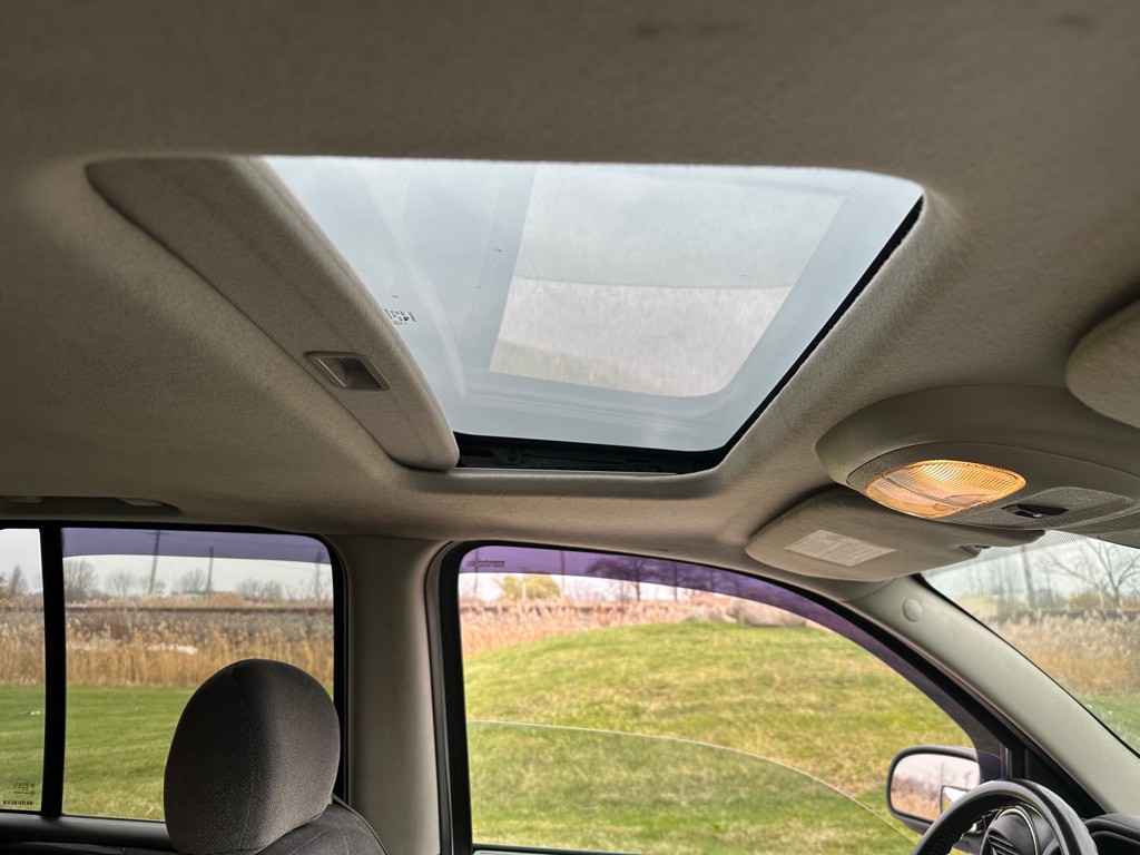 2007 GMC Envoy Image 13