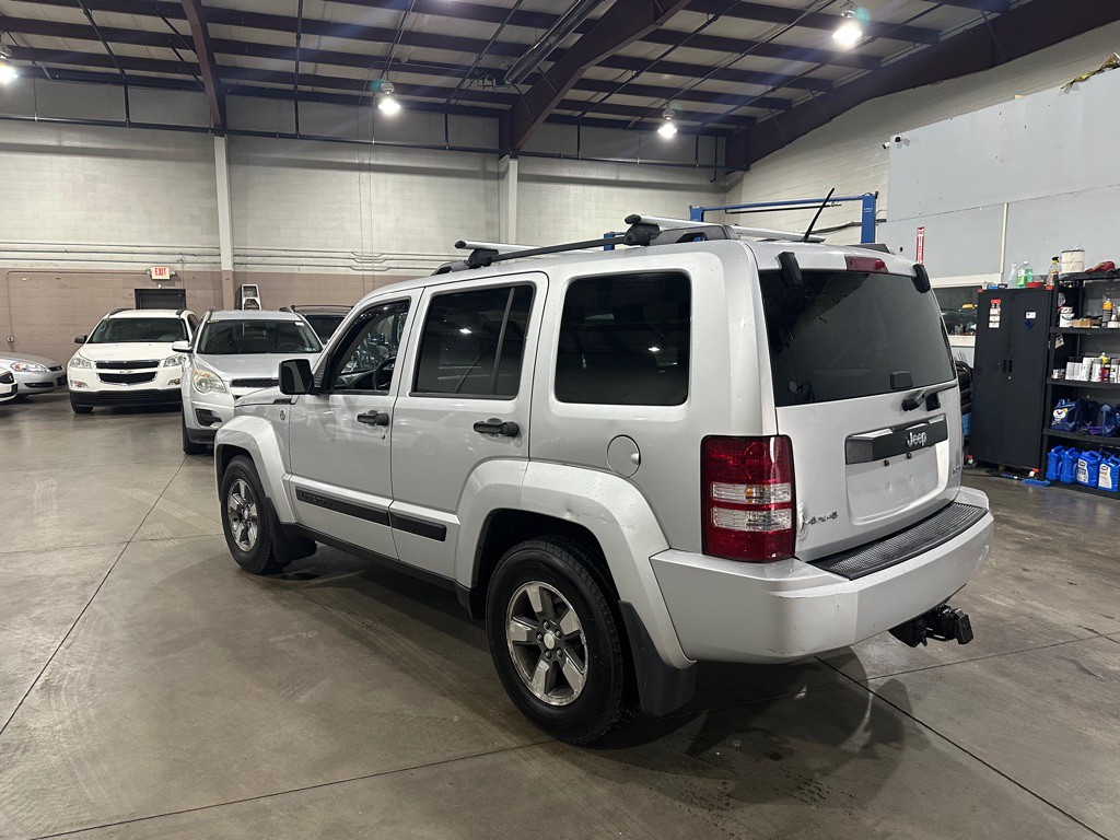 2008 Jeep Liberty Image 3
