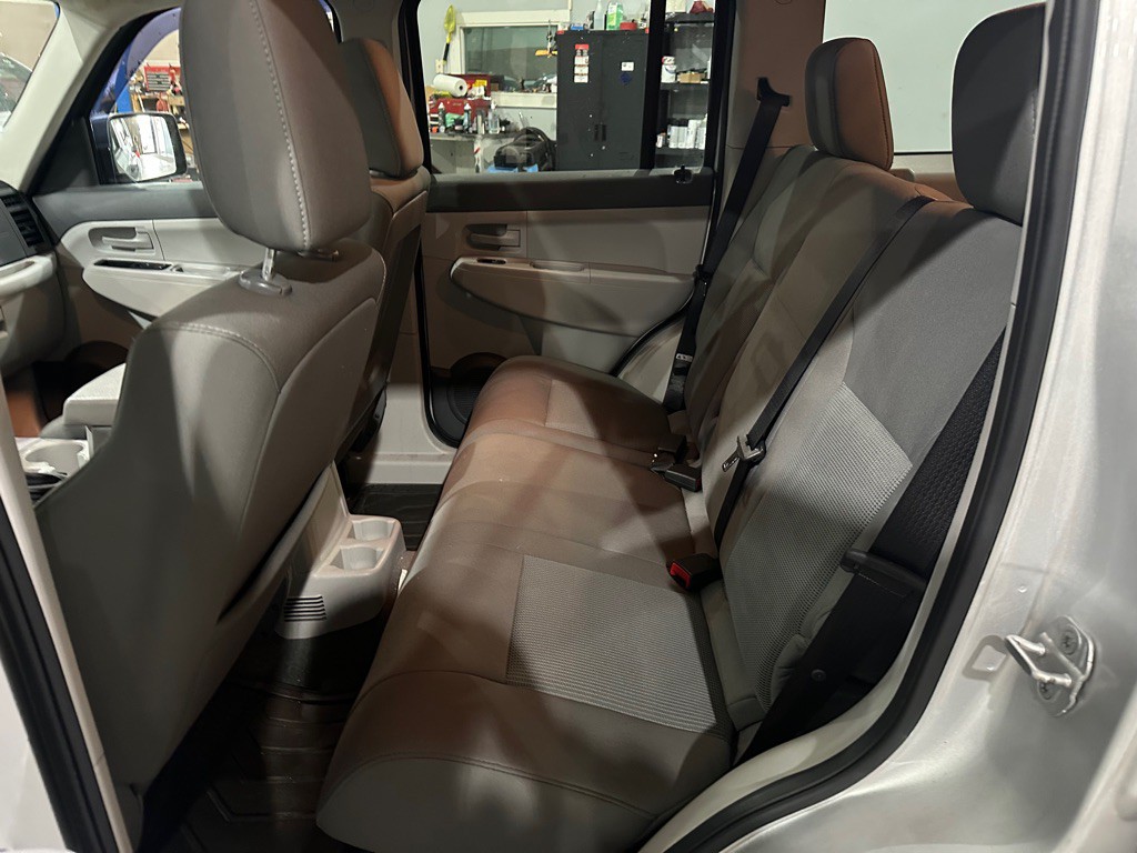 2008 Jeep Liberty Image 12