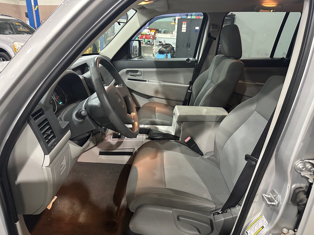 2008 Jeep Liberty Image 13