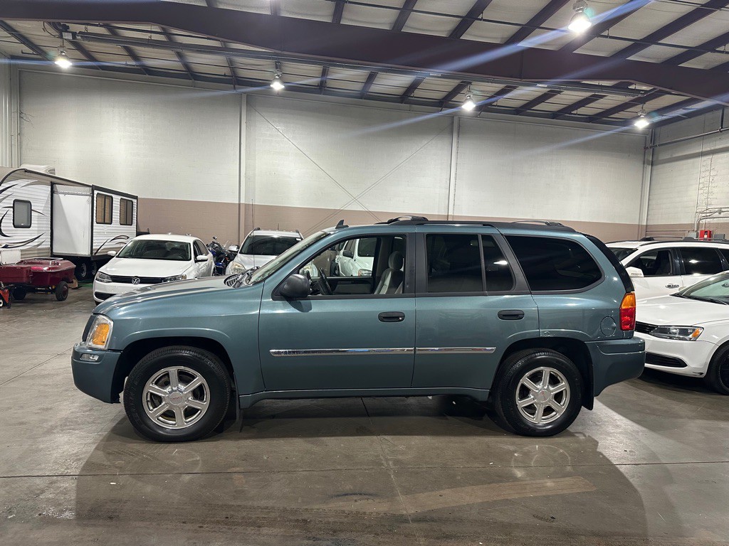 2009 GMC Envoy Image 2