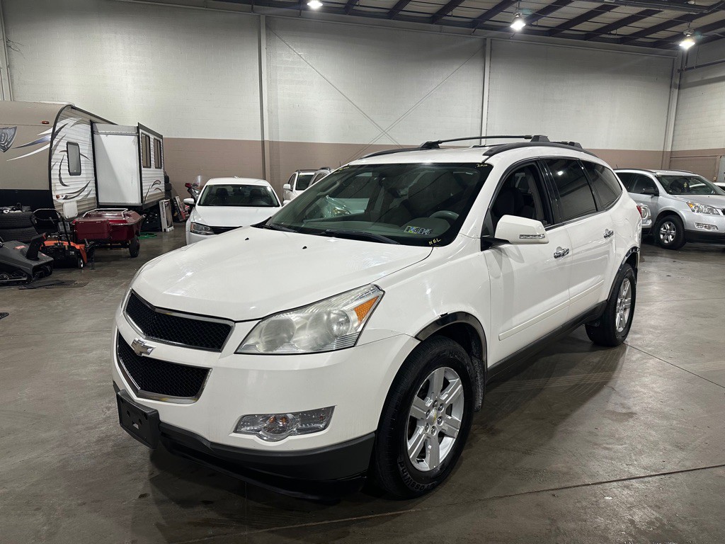 2010 Chevrolet Traverse Image 1