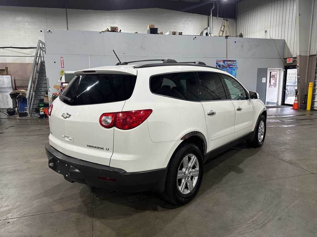 2010 Chevrolet Traverse Image 5