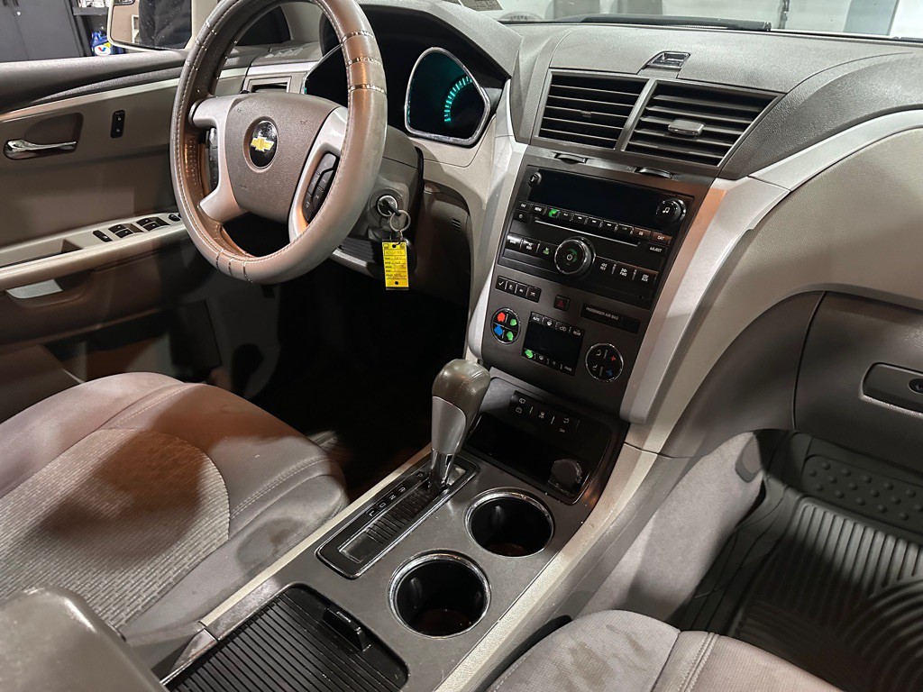 2010 Chevrolet Traverse Image 10