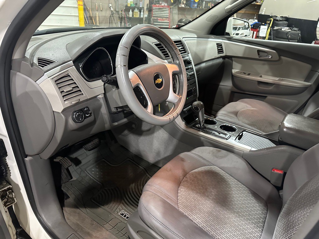 2010 Chevrolet Traverse Image 12