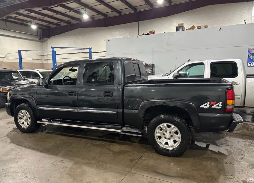 2005 GMC Sierra Image 4
