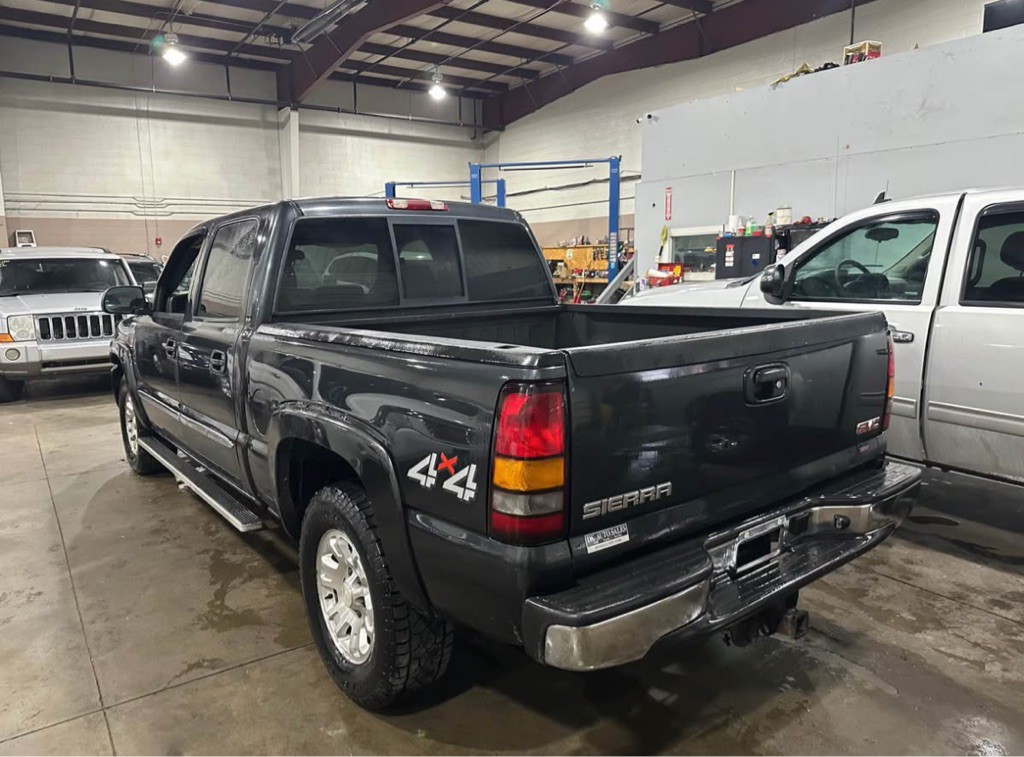 2005 GMC Sierra Image 5