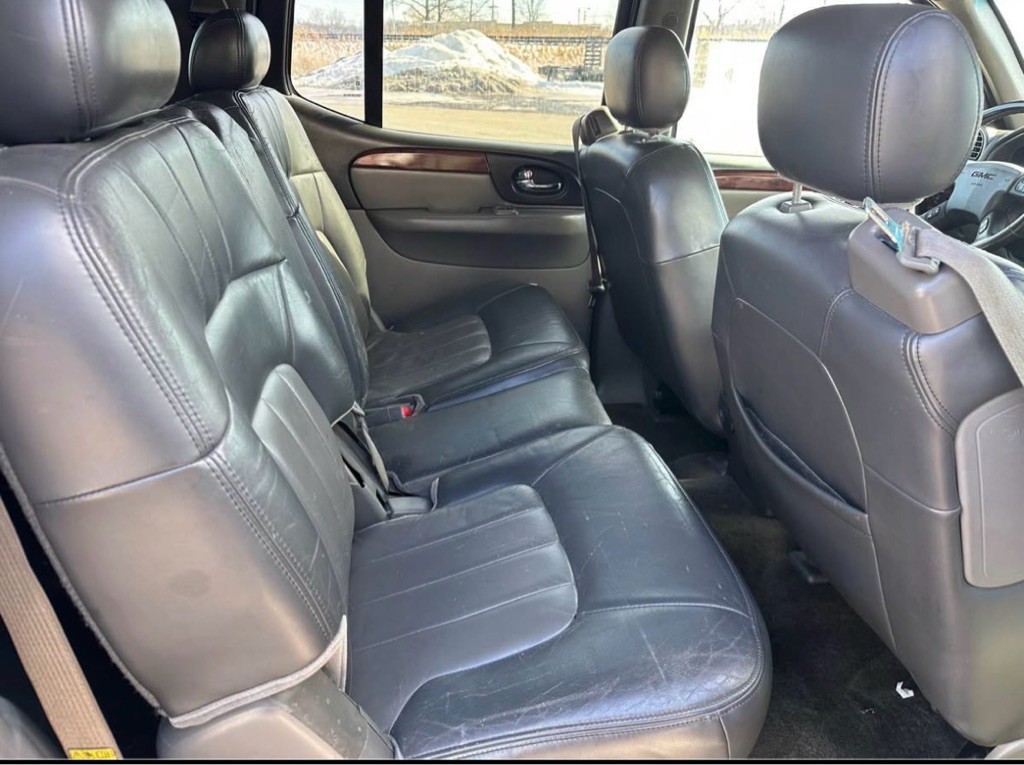 2003 GMC Envoy Image 6