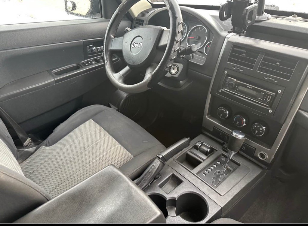 2009 Jeep Liberty Image 8
