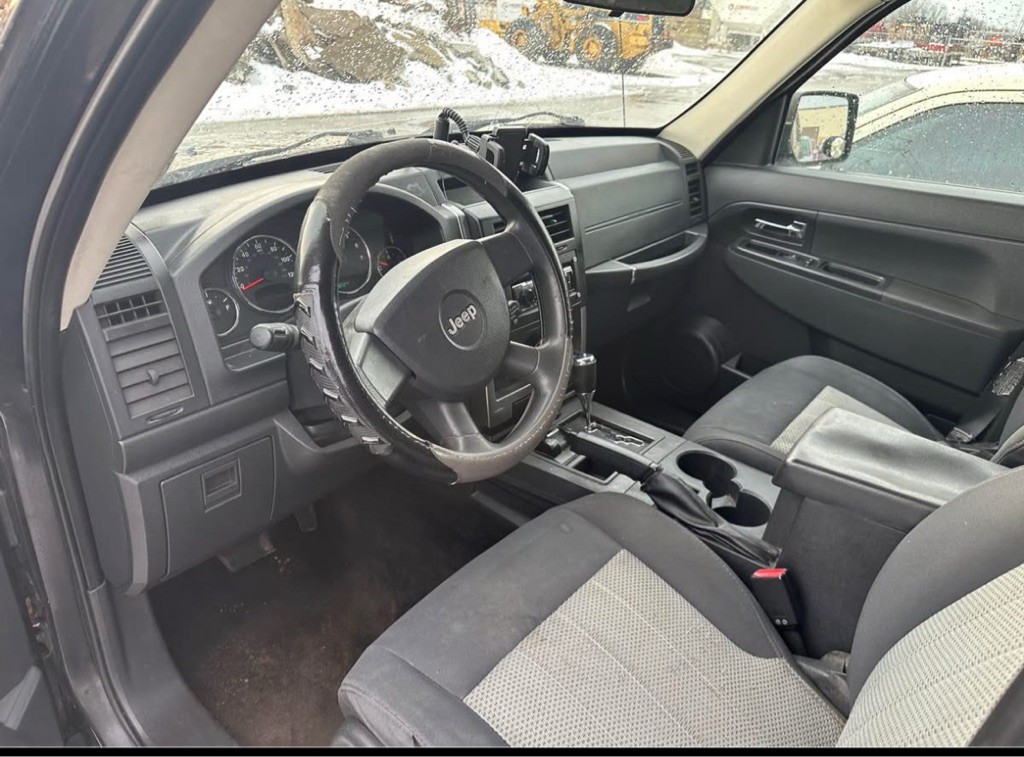 2009 Jeep Liberty Image 9