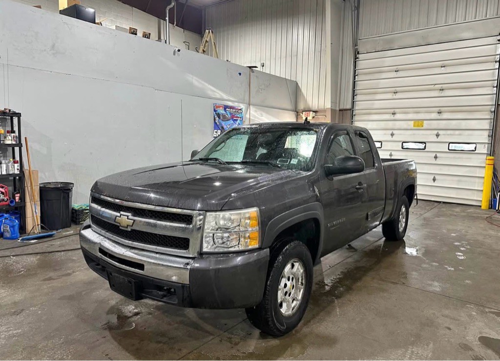 2010 Chevrolet Silverado 1500 Image 1