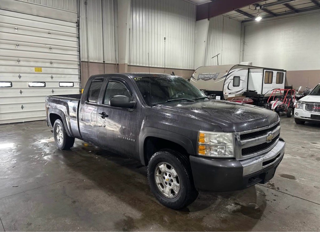 2010 Chevrolet Silverado 1500 Image 3