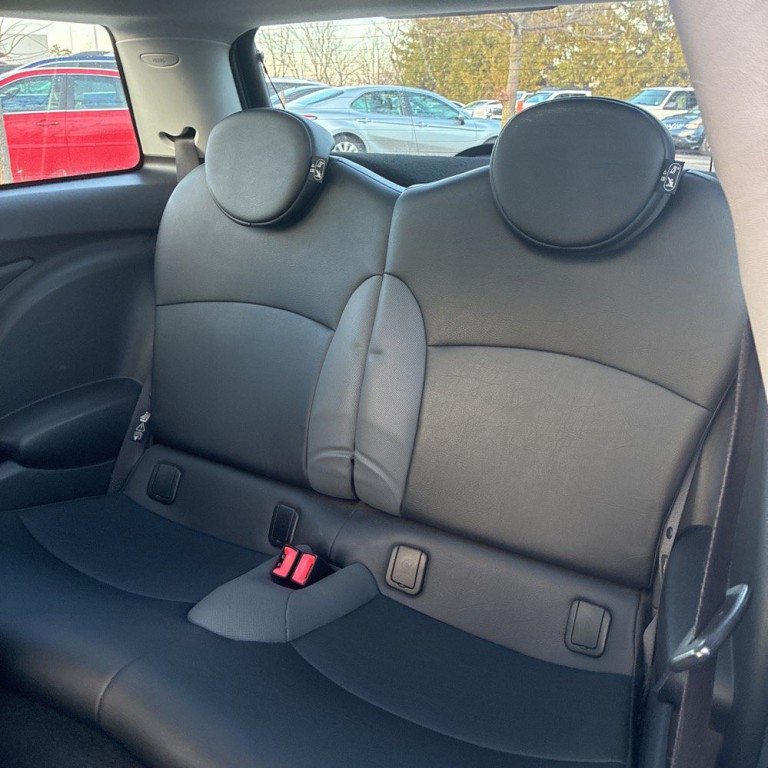 2009 MINI Cooper Image 8