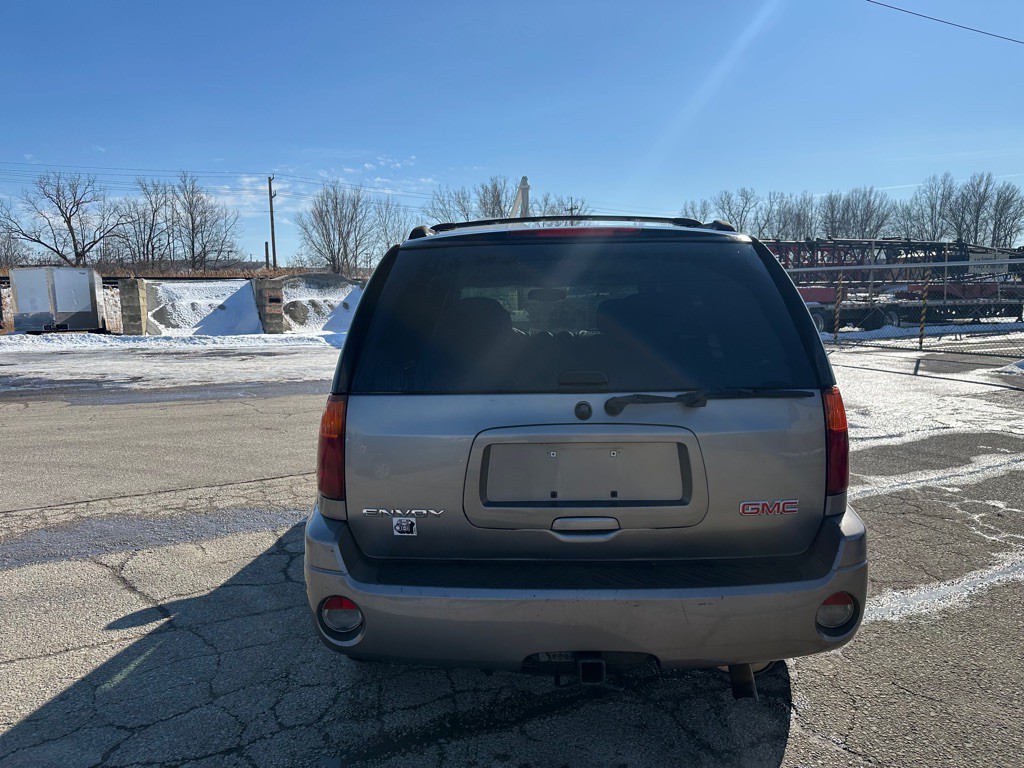 2006 GMC Envoy Image 16