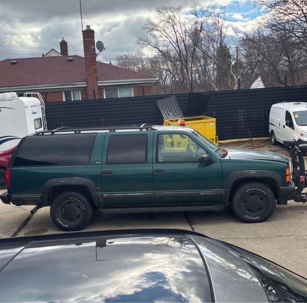 1996 GMC Suburban Image 5