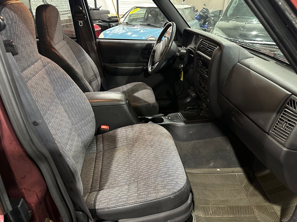 2001 Jeep Cherokee Image 6