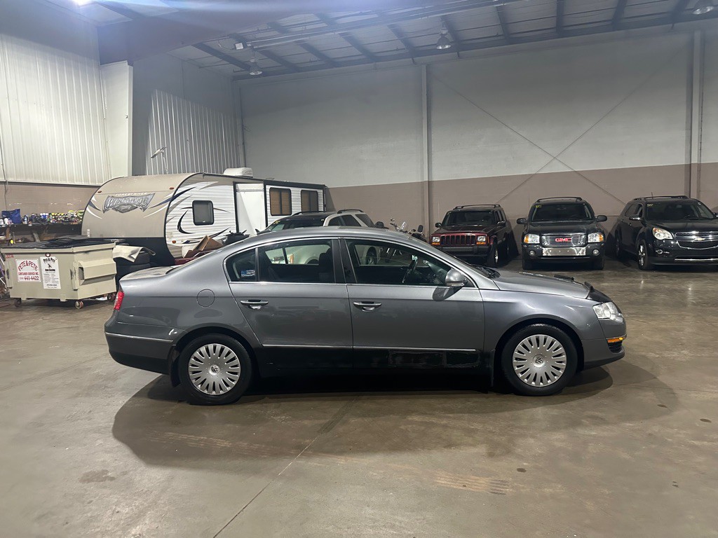 2006 Volkswagen Passat Image 8