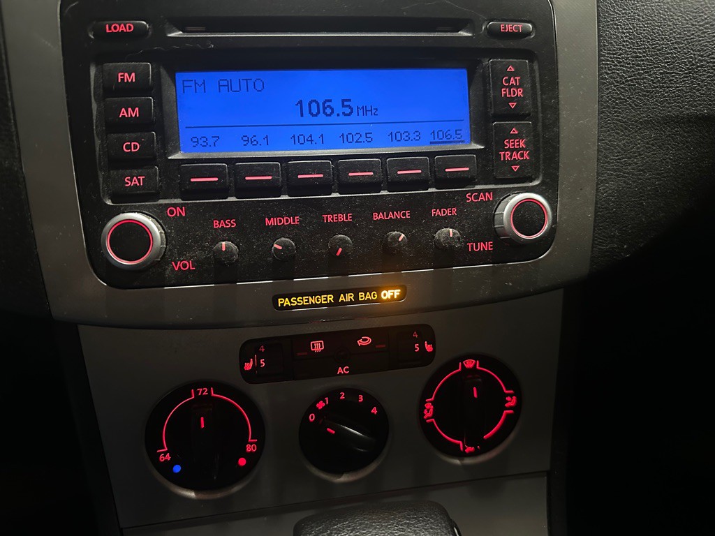 2006 Volkswagen Passat Image 14