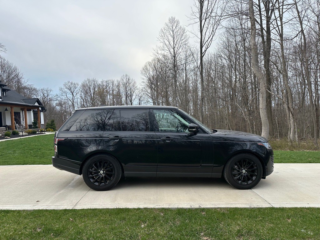 2019 Land Rover Range Rover Image 2