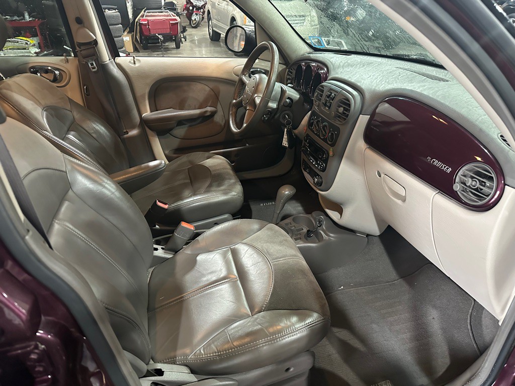 2001 Chrysler PT Cruiser Image 8