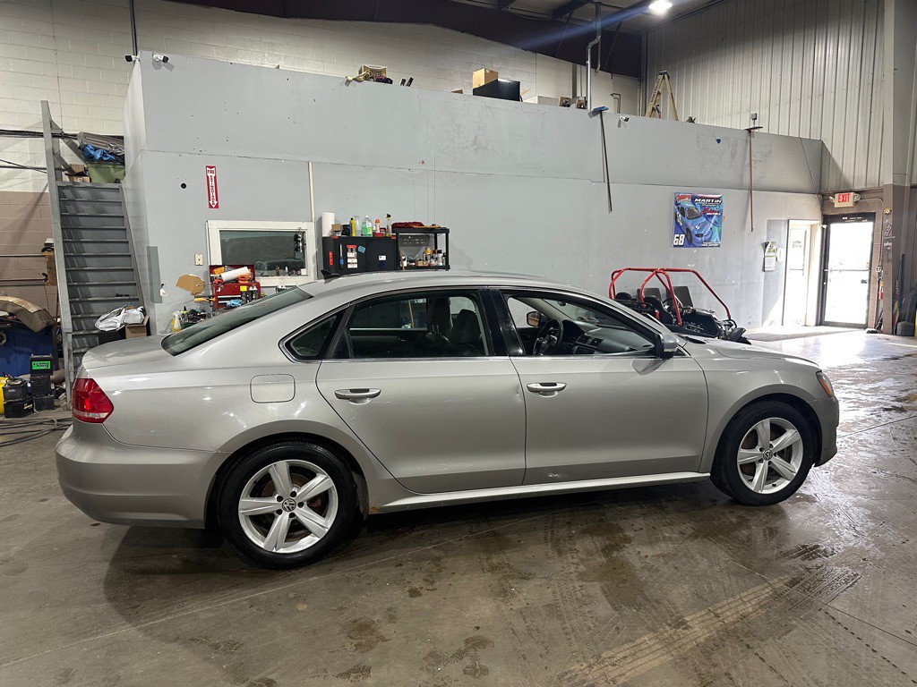 2013 Volkswagen Passat Image 5