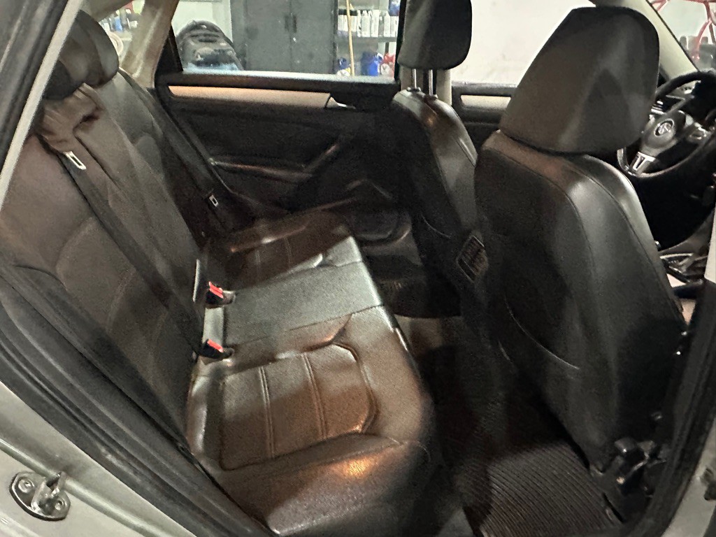 2013 Volkswagen Passat Image 6