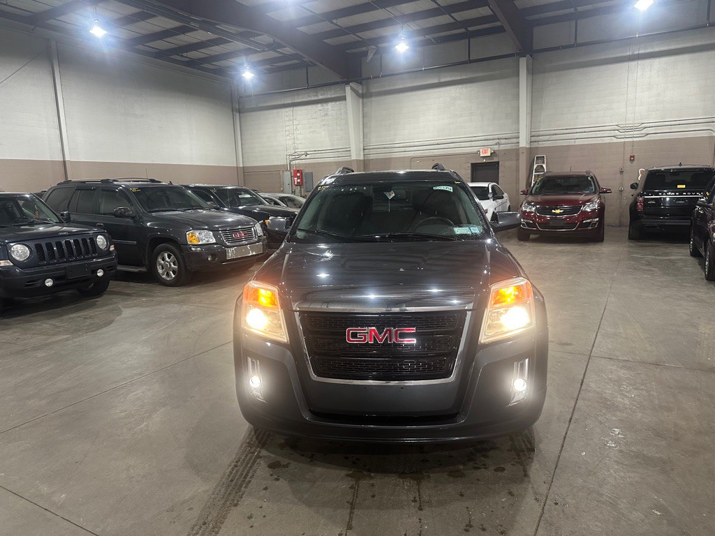 2010 GMC Terrain Image 2