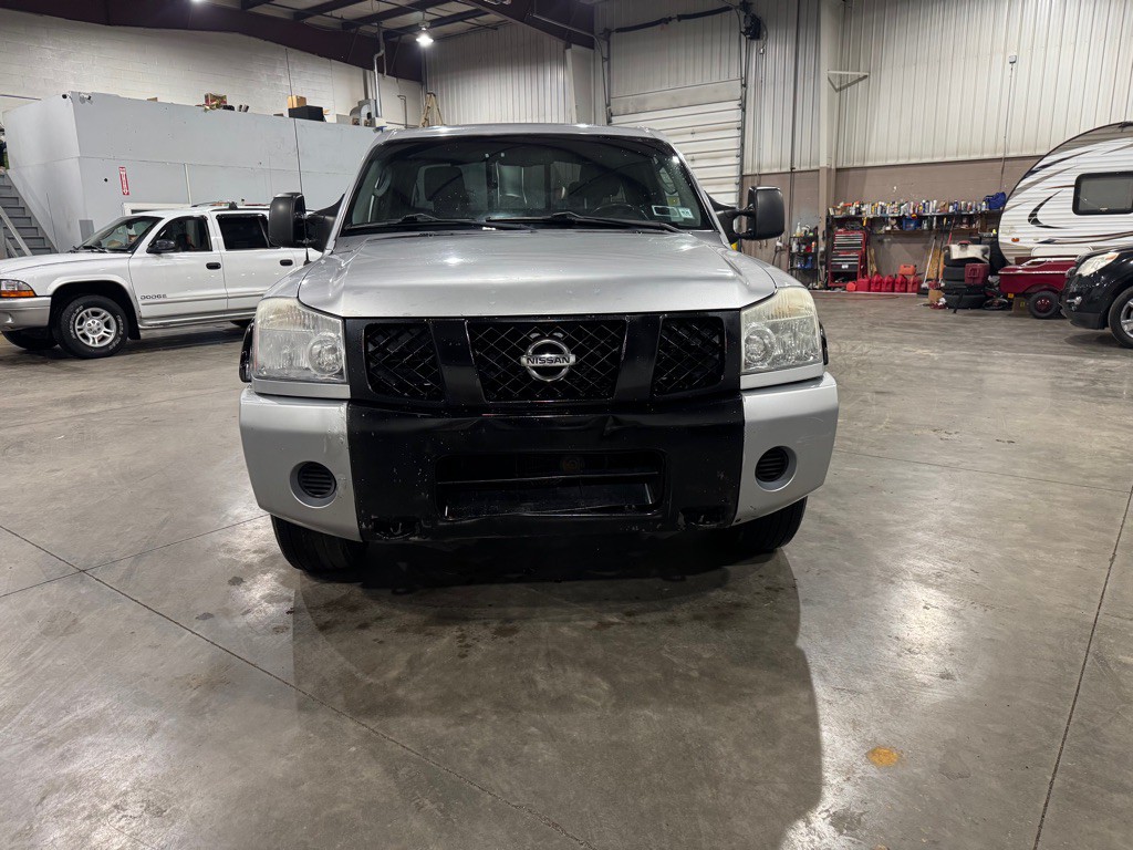 2007 Nissan Titan Image 2