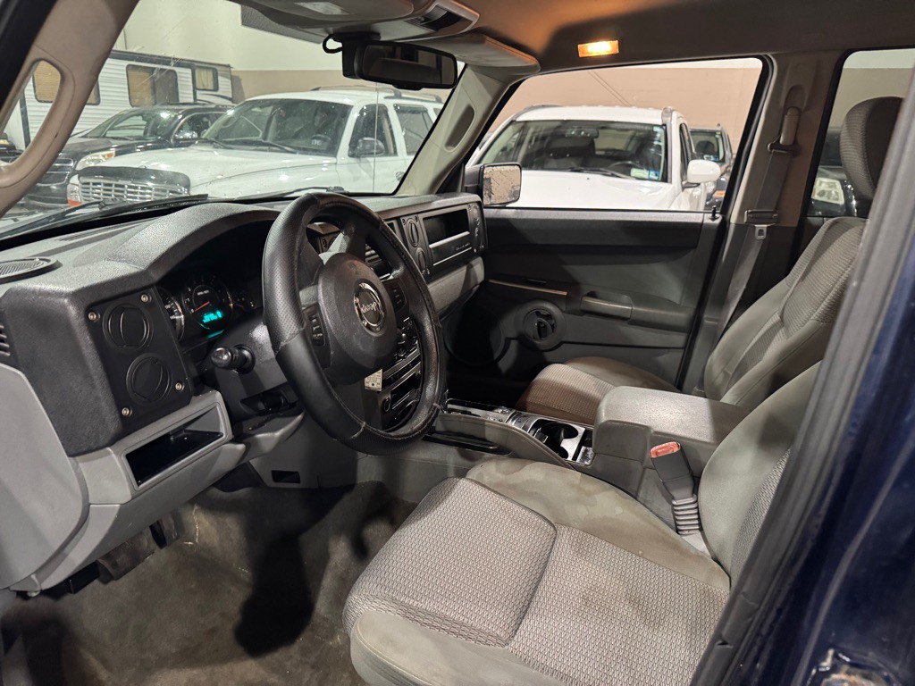 2006 Jeep Commander Image 9