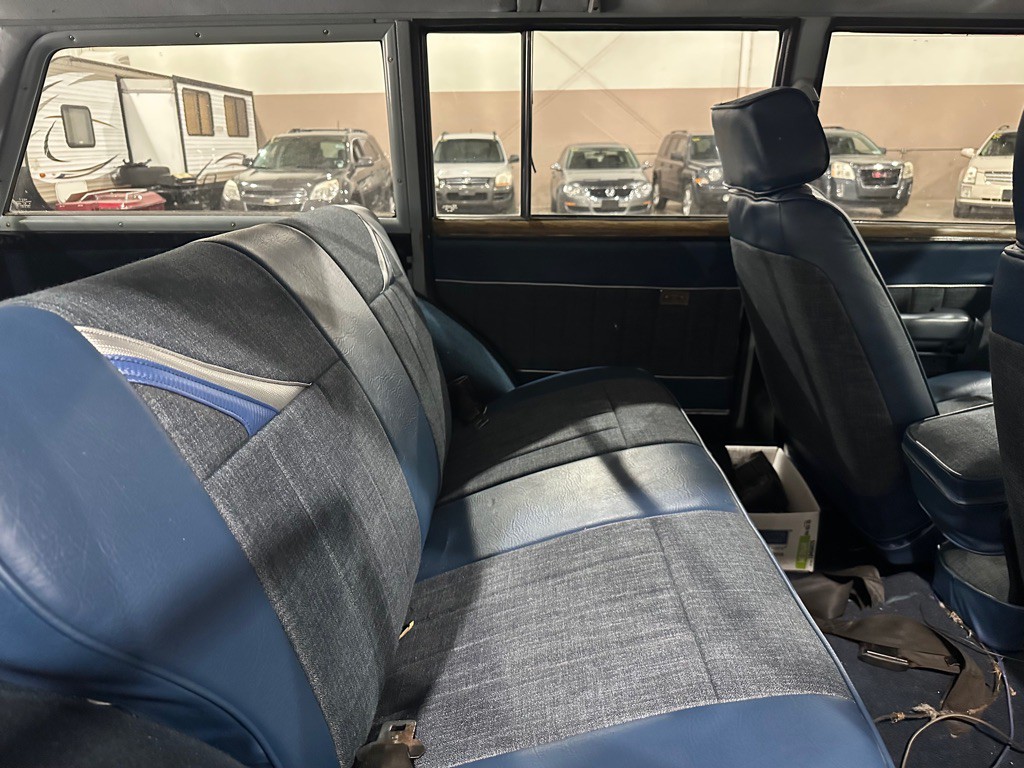 1986 Jeep Grand Cherokee Image 8
