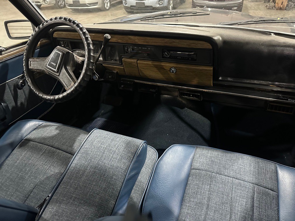1986 Jeep Grand Cherokee Image 9