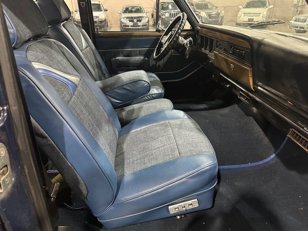 1986 Jeep Grand Cherokee Image 10