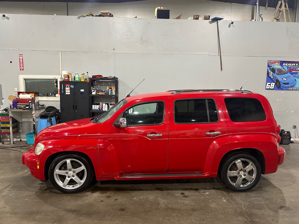 2011 Chevrolet HHR Image 2