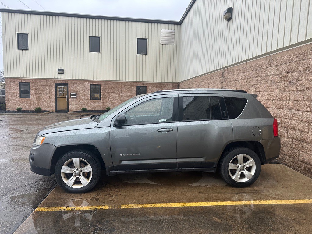 2012 Jeep Compass Image 2