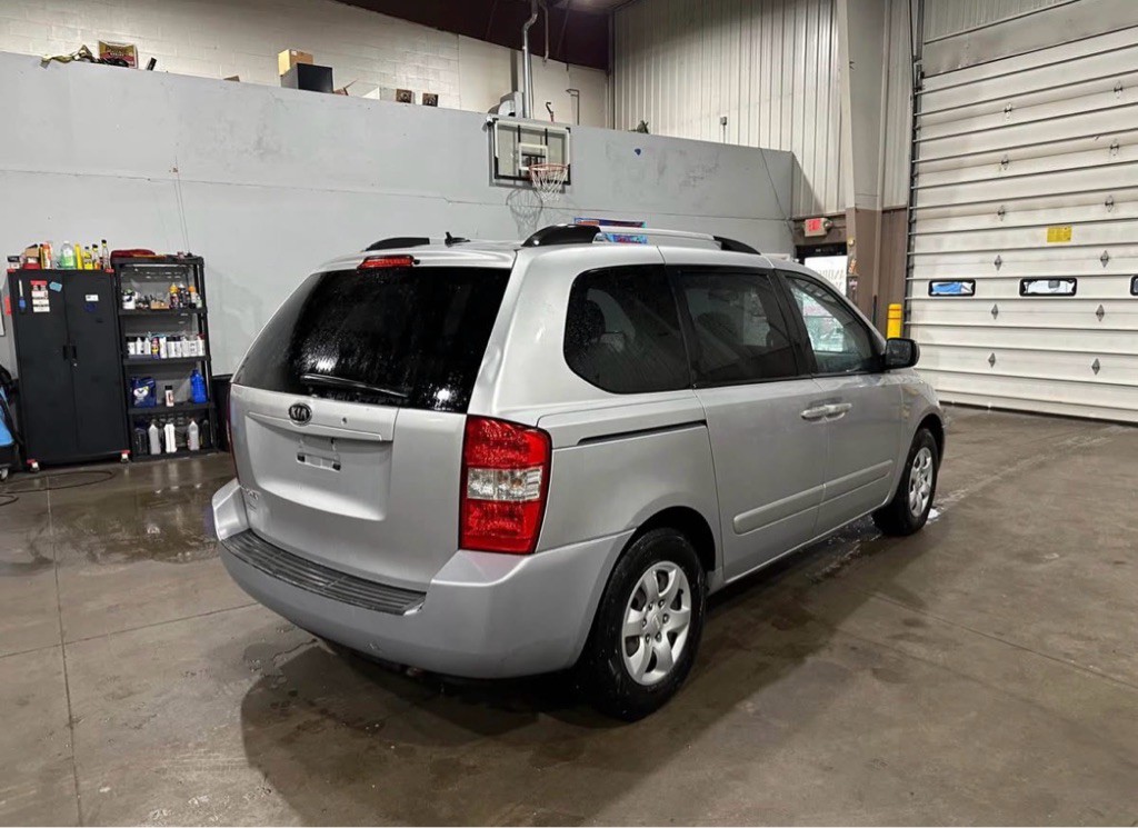 2009 Kia Sedona Image 6