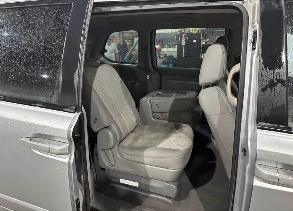 2009 Kia Sedona Image 8