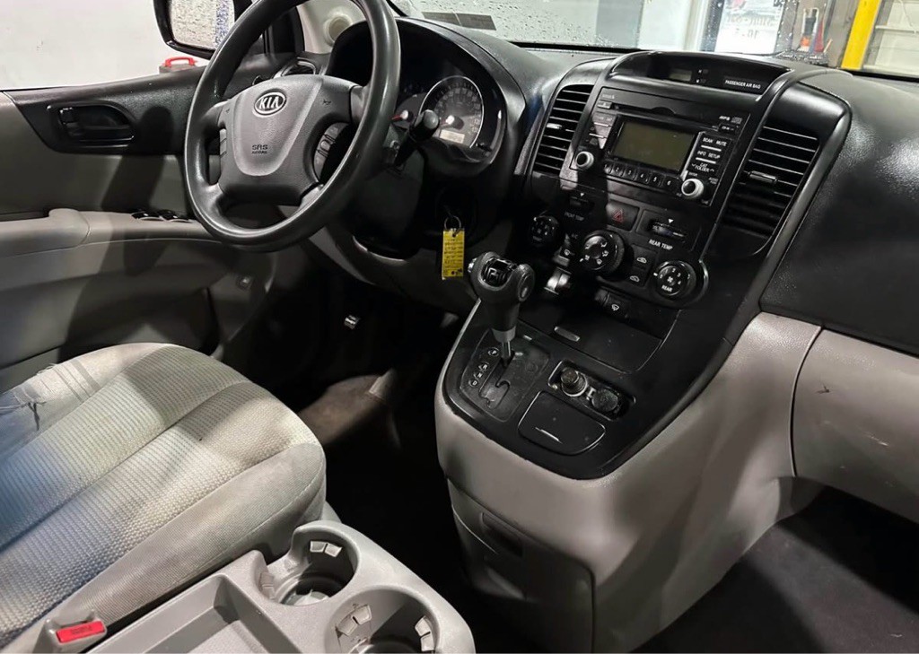 2009 Kia Sedona Image 10