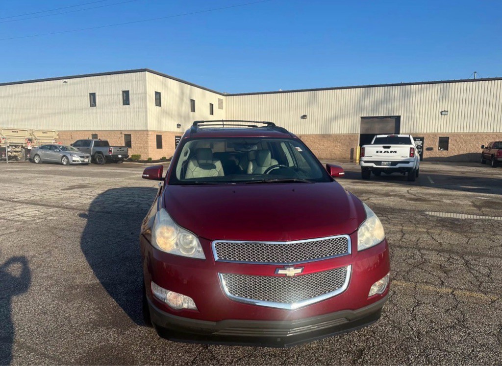 2010 Chevrolet Traverse Image 3
