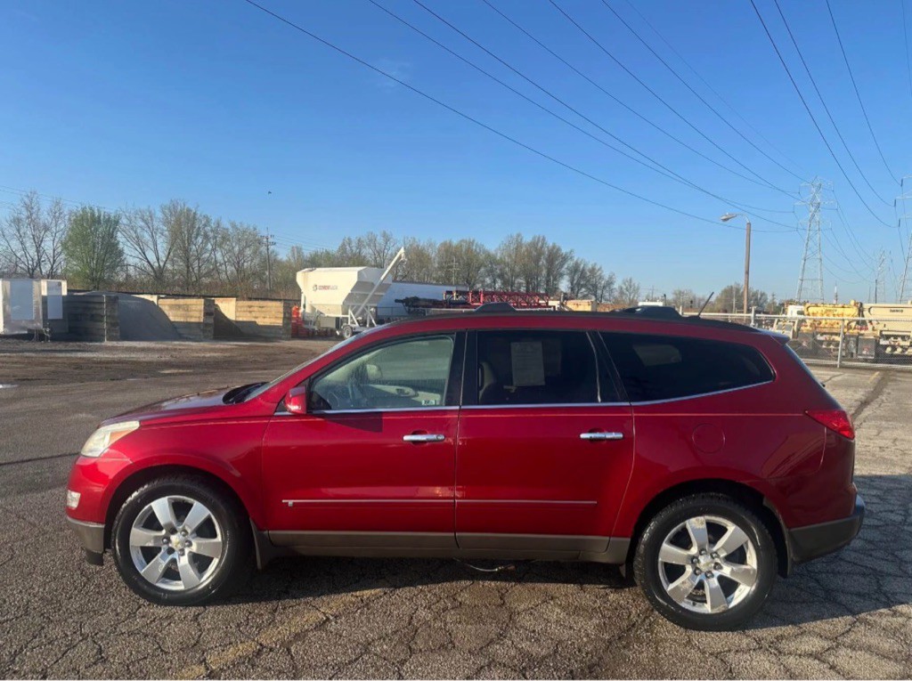 2010 Chevrolet Traverse Image 4