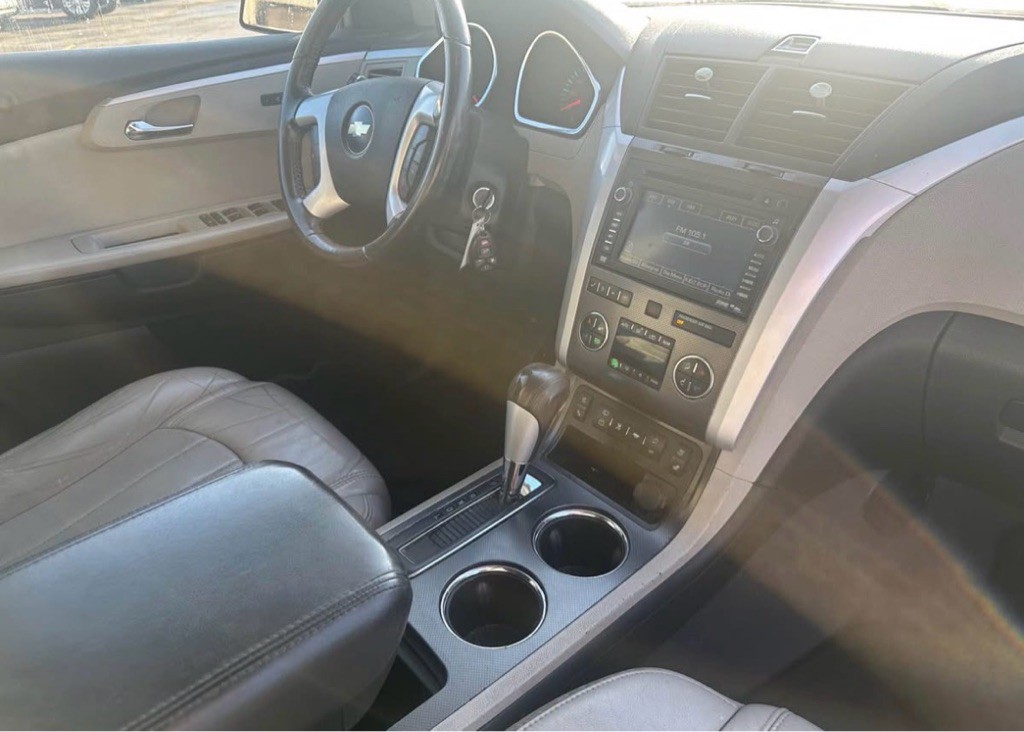 2010 Chevrolet Traverse Image 9