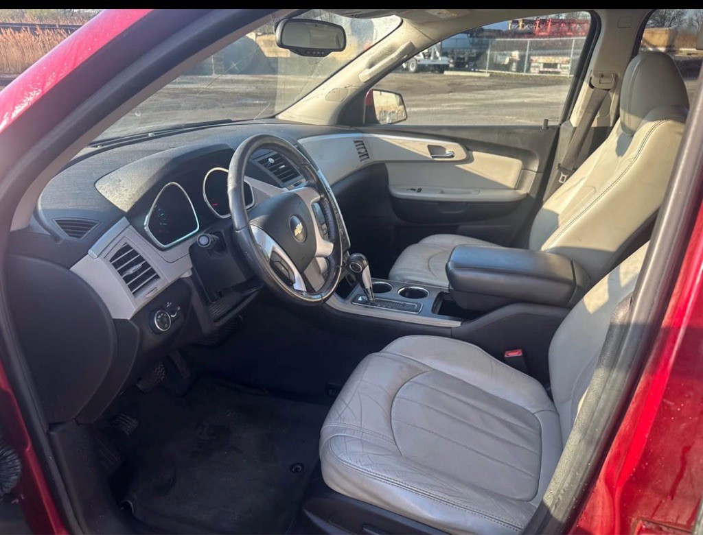 2010 Chevrolet Traverse Image 13