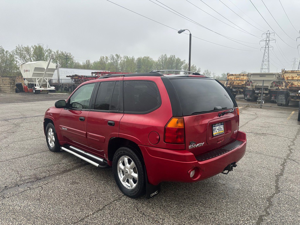 2005 GMC Envoy Image 3