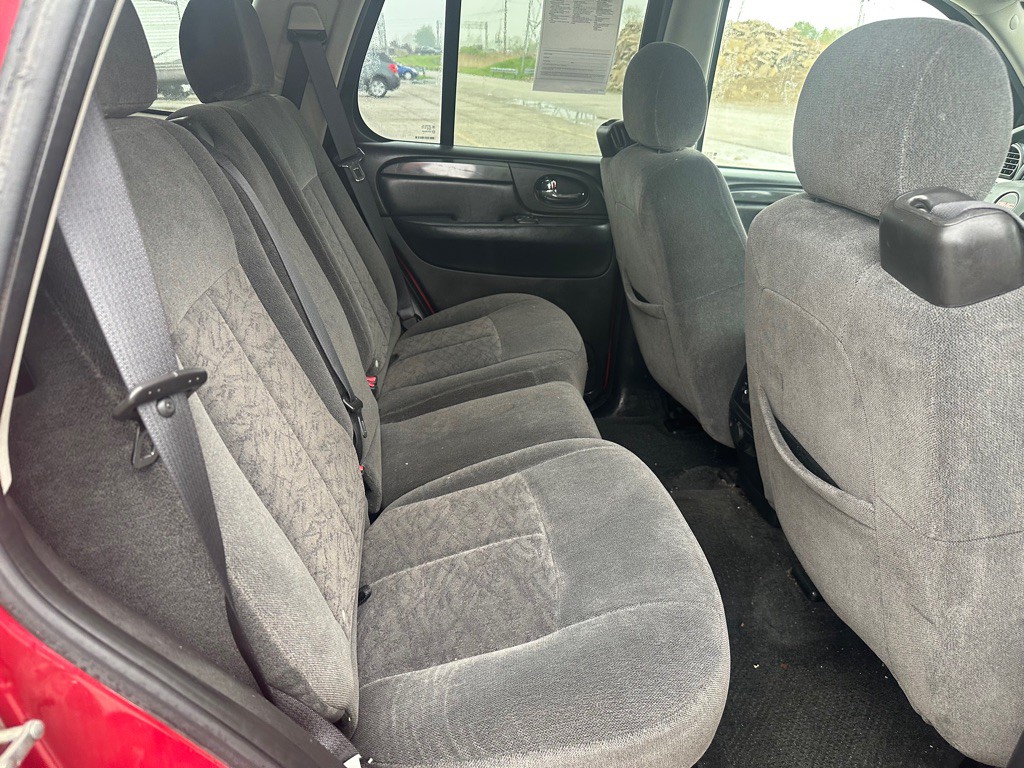 2005 GMC Envoy Image 8